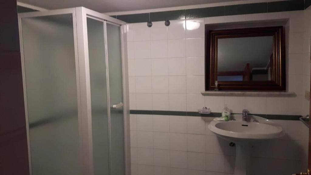 Park House Mini Apartment Mondello Bagian luar foto